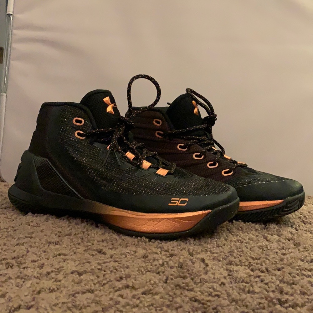 Under Armour Curry 3 Kids Basketball Size 6.